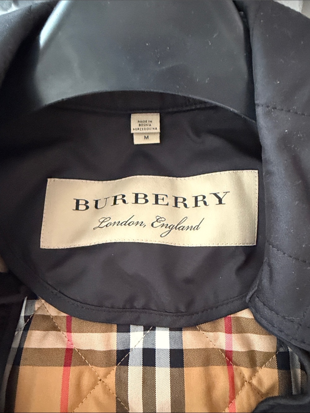 Burberry Black Quilted Jacket with Classic Nova Check Lining - Picture 2 of 3